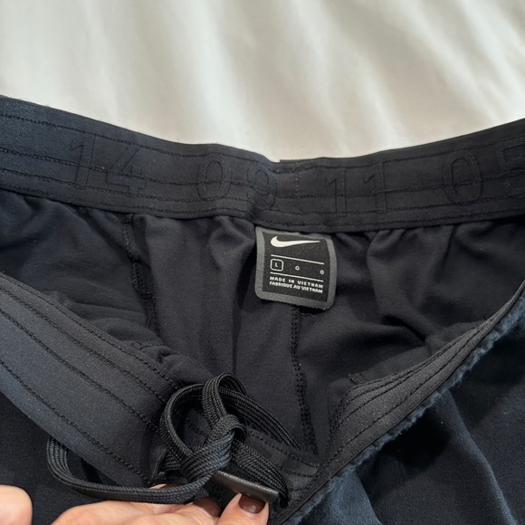 Nike Men’s Black Athletic Jogger Pants - Picture 3 of 5